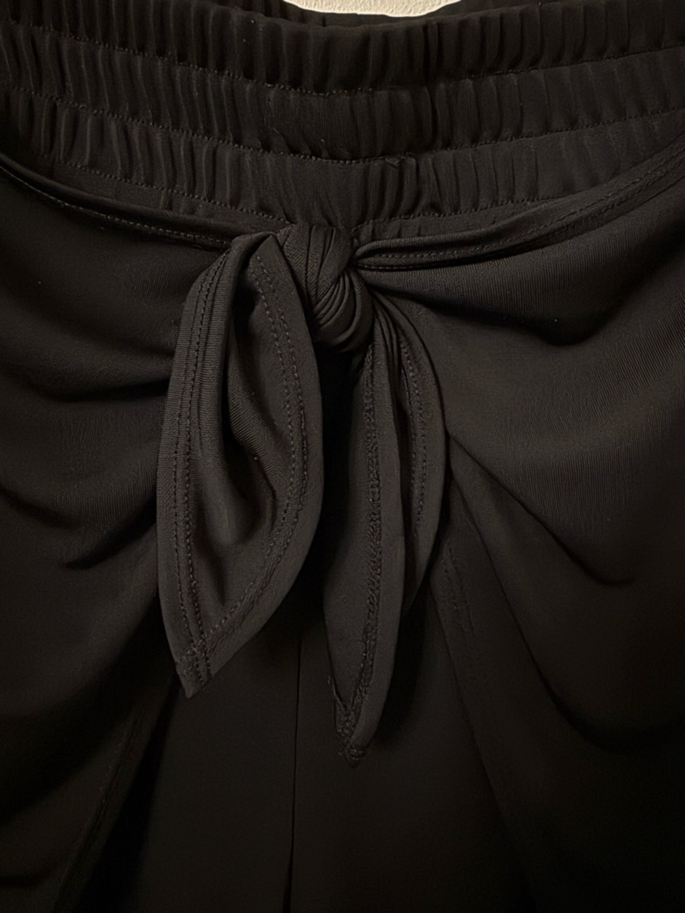 Cinq à Sept Gizele Matte Jersey Tie Front Jogger Pants Black Size M - Picture 4 of 7